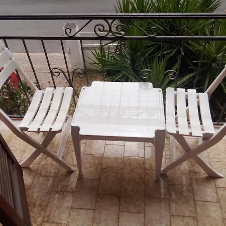 Kwatera prywatna Smeralda Family Room's Olbia