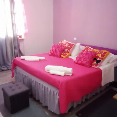 Smeralda Family Room's أولبيا