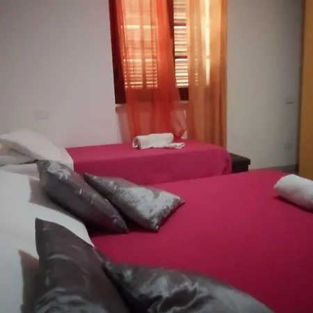 Kwatera prywatna Smeralda Family Room's *